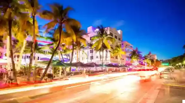 Ocean Drive: La Pasarela de los Sueños